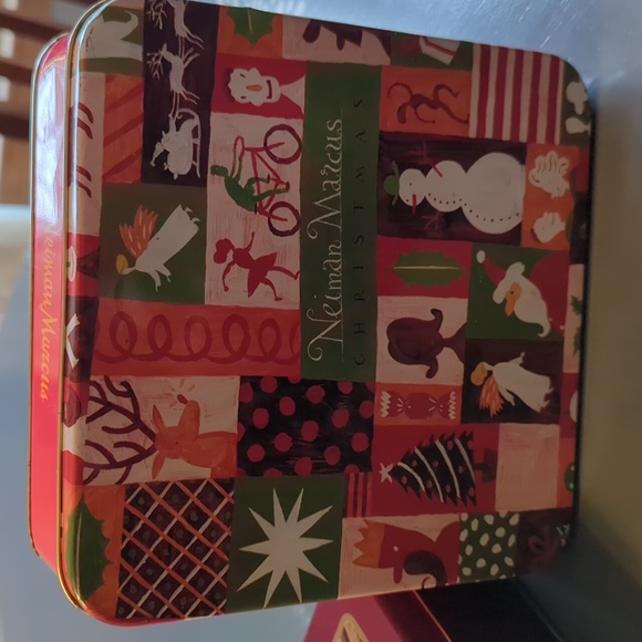 Neiman Marcus Christmas tins - Picture 3 of 7
